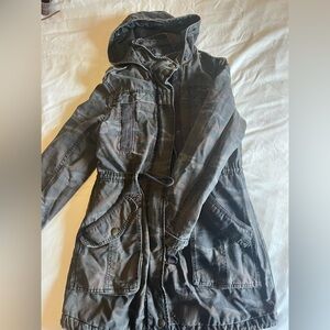 Long winter jacket. Soo cute and brand new condition!